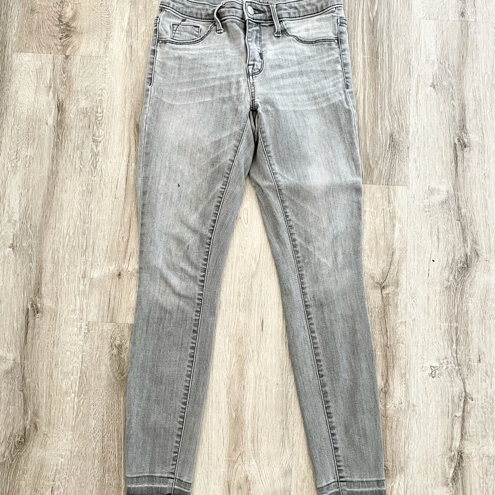 Grey skinny ripped rim jeans size 00/24